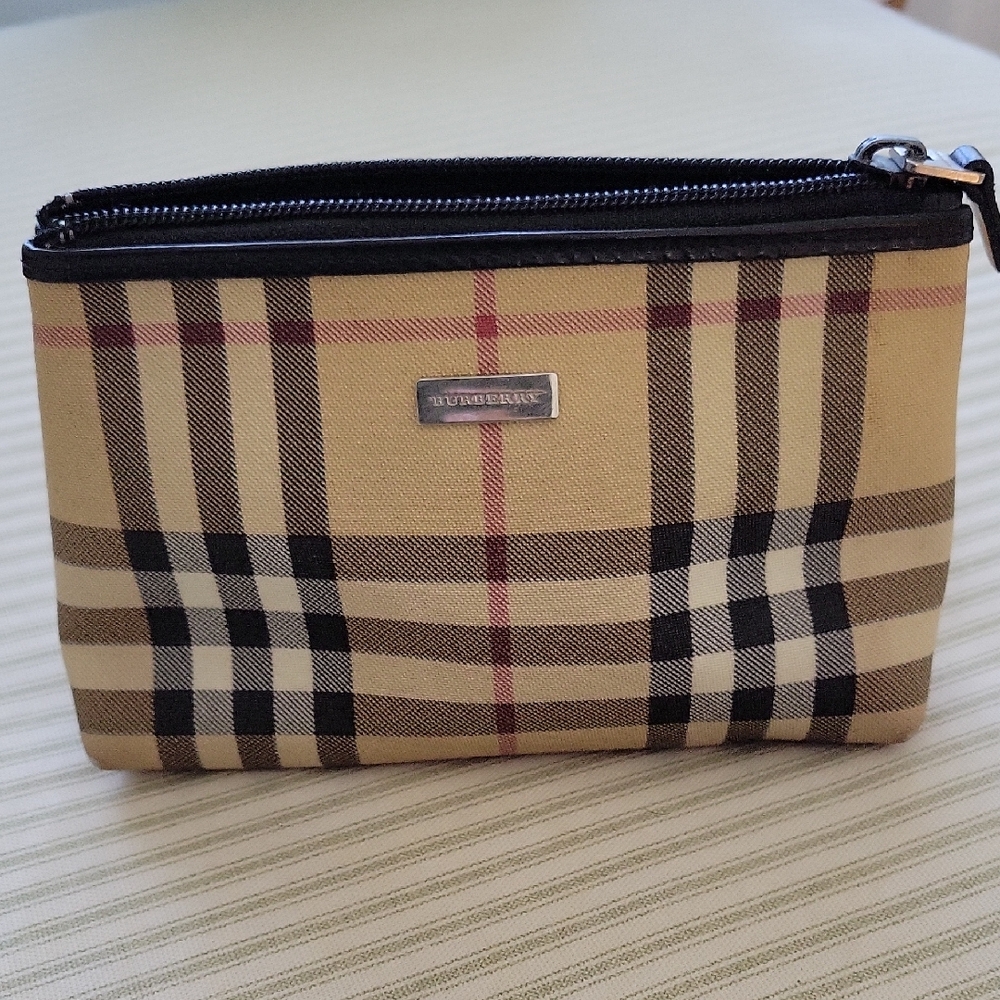 Burberry Classic Check Zip Pouch in Beige and Black